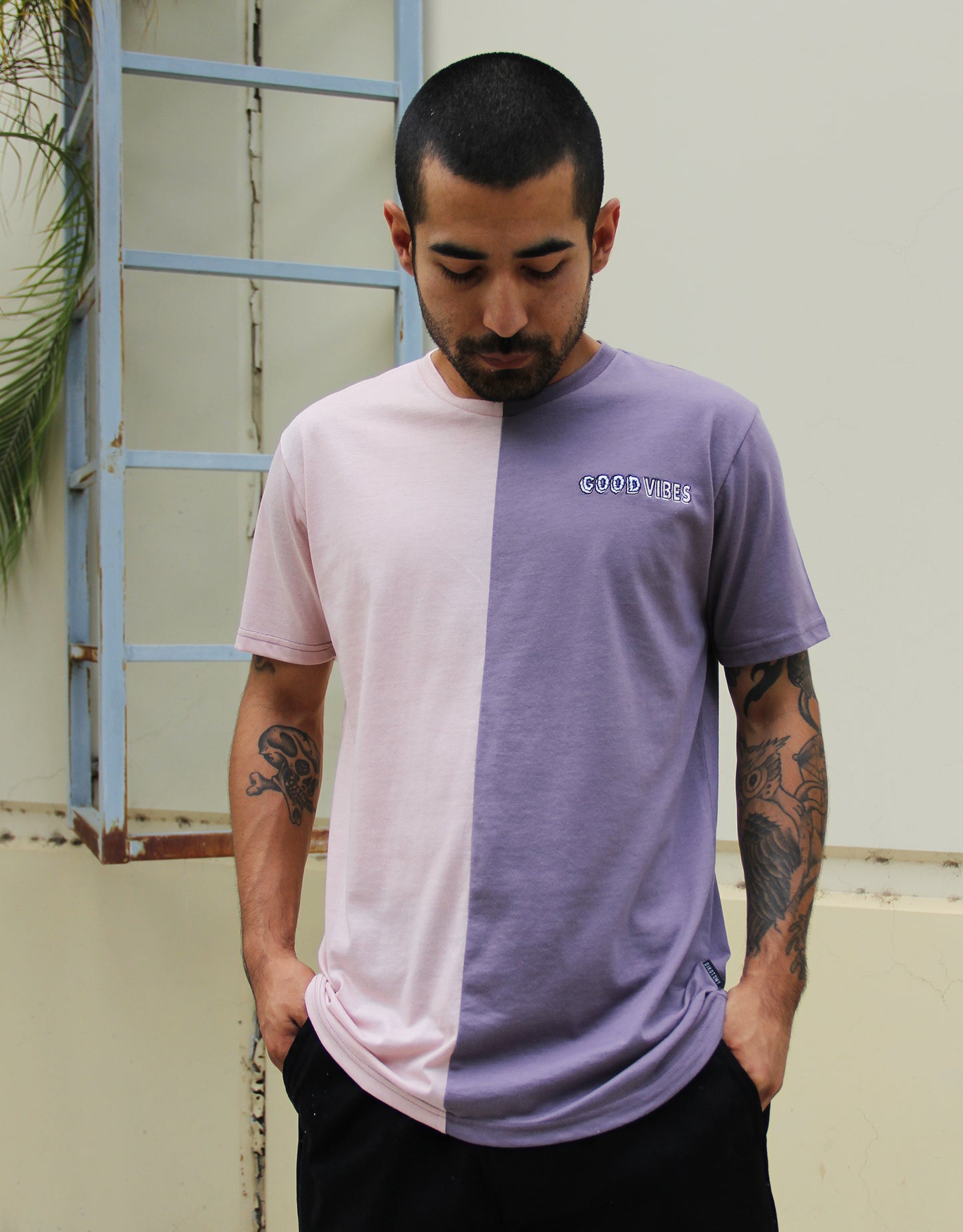 W2493-0789EM GOOD VIBES SPLIT PANEL CREW NECK TEE