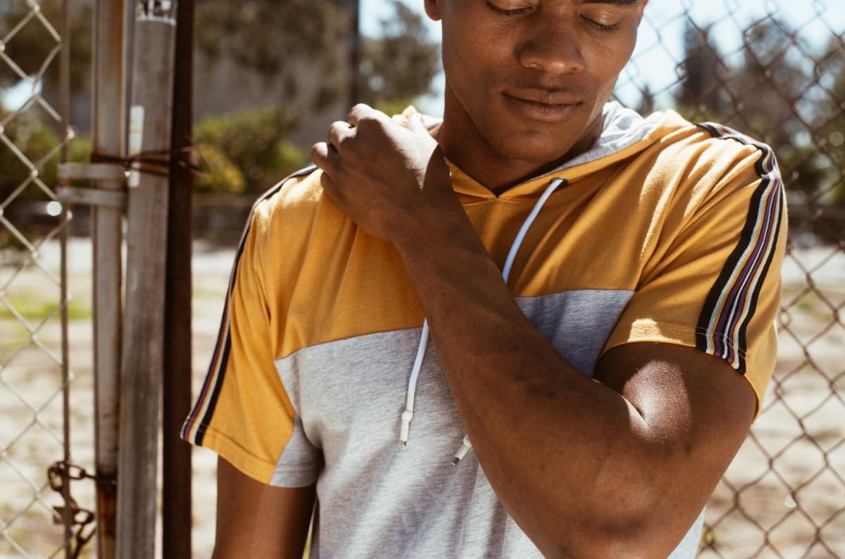 W2478-0001 BUNNY PANEL SHORT SLEEVE PULLOVER HOODIE