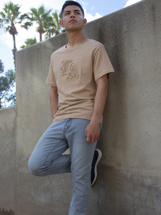 W2511-0912EMB SS TEE INVERSED EMBOSSED LA CREW
