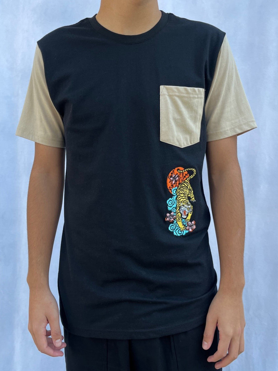 W2377-0955EM TIGER LOVE COLOR BLOCK CREW NECK TEE