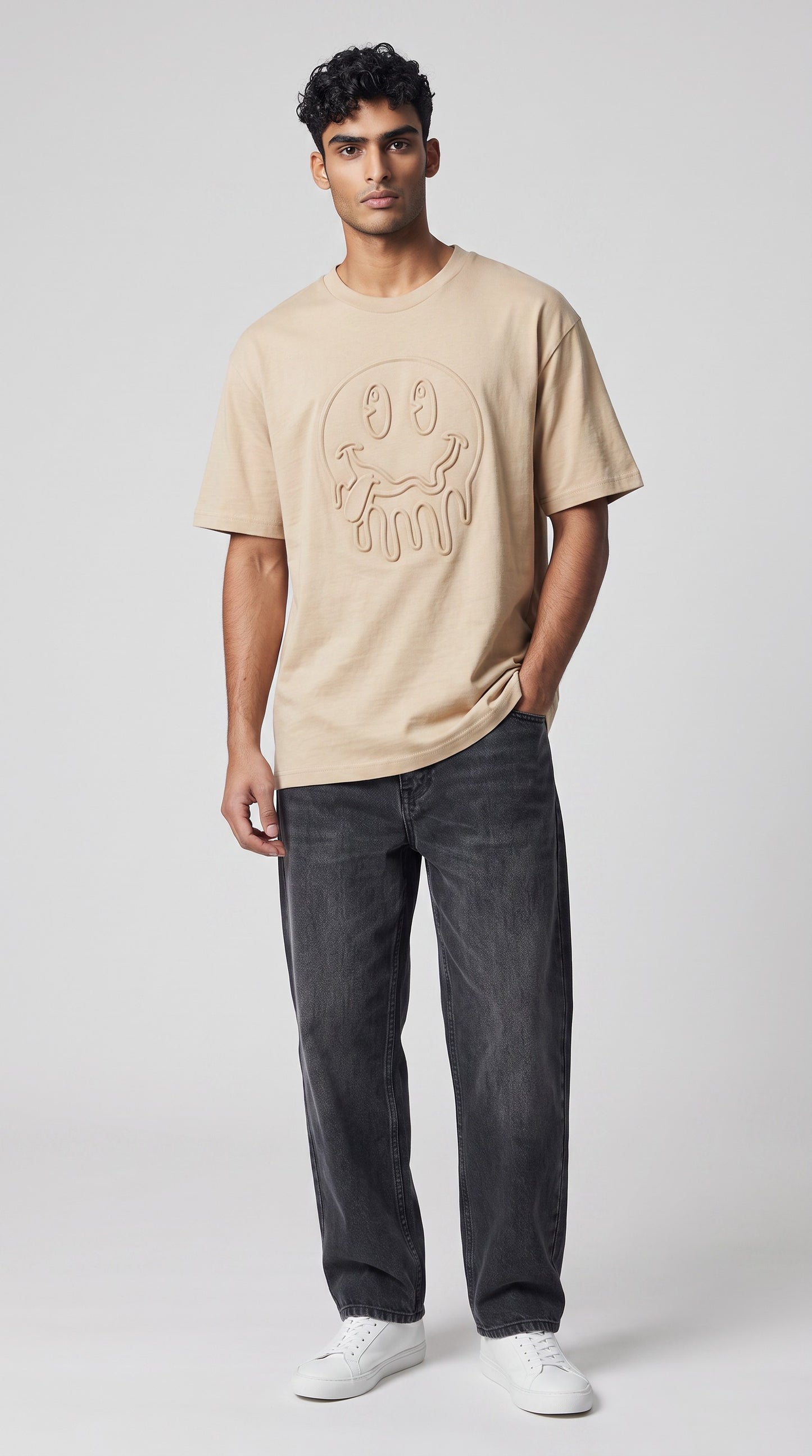 W2511-0931EMB HAPPY MELT EMBOSSED TEE
